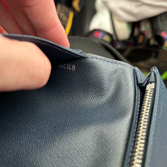 Louis Vuitton wallet - Picture 8 of 8